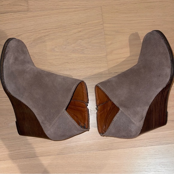 Lucky Brand LK-Yakeena Zip Wedge Bootie 8M - Picture 3 of 10